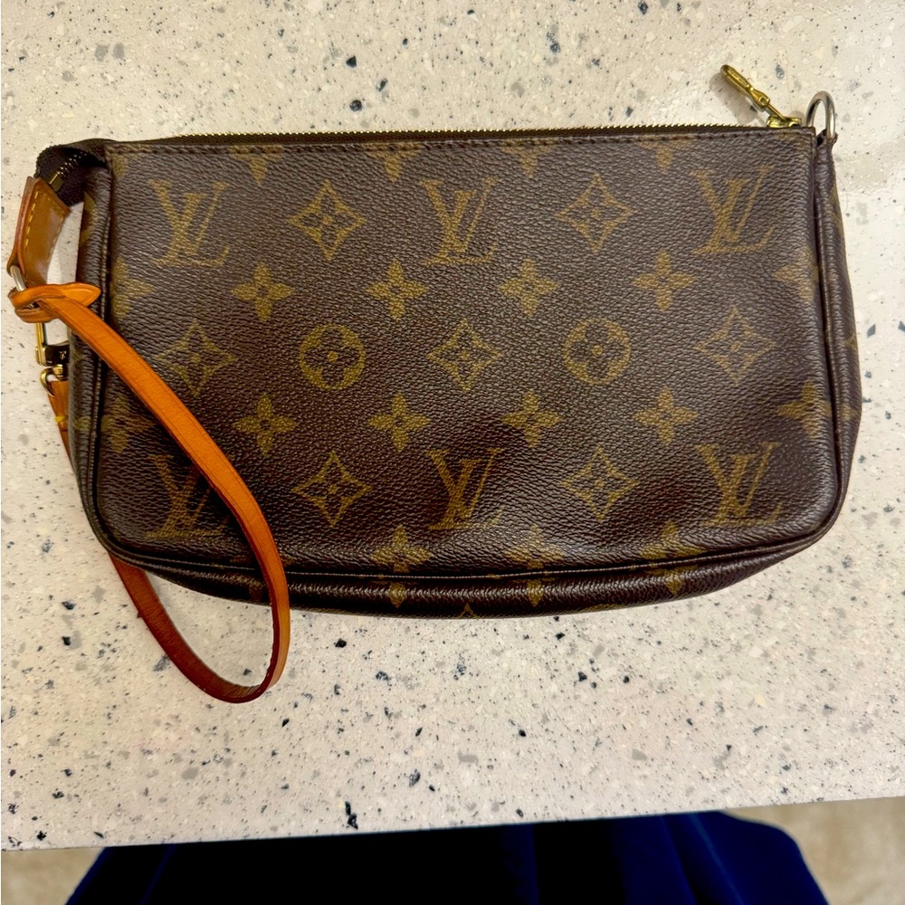 Louis Vuitton Pochette Accessoires Monogram Canvas